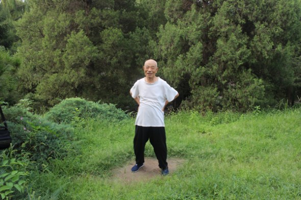 Guo does physical exercise in the Ritan Park, Beijing. [Photo by Nanda Lal Tiwari