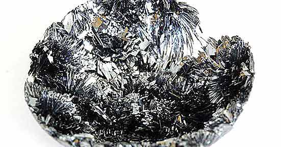 Black phosphorus in its crystal form. (Photo/China Daily)