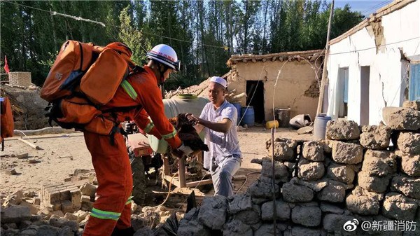 Rescue work is under way in Jinghe county, Bortala Mongol autonomous prefecture of Xinjiang Uygur autonomous region on Aug 9. (Photo provided to chinadaily.com.cn)