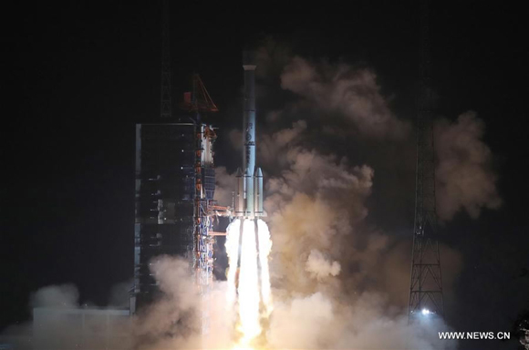 A Long March-3B rocket carrying the Fengyun-4A satellite blasts off from the launching pad at Xichang Satellite Launch Center, southwest China's Sichuan Province, Dec. 11, 2016. (Photo /Xinhua)