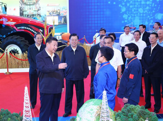 Top Communist Party of China and state leaders Xi Jinping, Li Keqiang, Zhang Dejiang, Yu Zhengsheng, Liu Yunshan, Wang Qishan and Zhang Gaoli visit an exhibition displaying China's outstanding achievements over the past five years in Beijing, capital of China, Sept. 25, 2017. (Xinhua/Xie Huanchi)