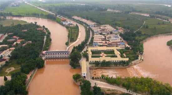 The project that diverts water from the Yellow River for irrigation in the Ningxia Hui Autonomous Region. (Photo from CCTV News APP)