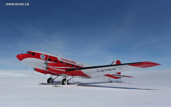 Photo taken on Dec. 7, 2015 shows China's first fixed-wing aircraft for polar flight Snow Eagle 601 landing at the Zhongshan Station, a Chinese scientific research base in Antarctica. (Xinhua/Zhu Jichai)