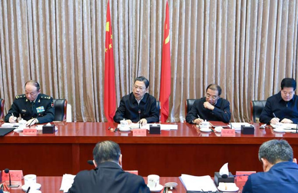 Zhao Leji (C rear), a member of the Standing Committee of the Political Bureau of the Communist Party of China (CPC) Central Committee and secretary of the CPC Central Commission for Discipline Inspection (CCDI), presides over the first meeting of the Standing Committee of the 19th CCDI in Beijing, Oct 29, 2017. (Photo/Xinhua)