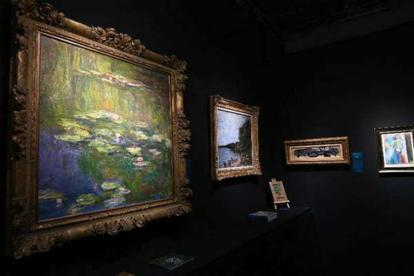 Several works by Monet are on display at the Guardian Fine Art Asia. (Photo provided to China Daily)