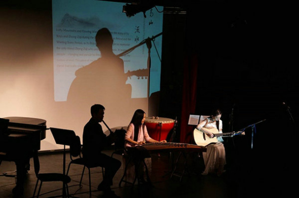 A culture talk, Gu Zheng and Poem, was held at the Massachusetts Institute of Technology, U.S., Oct. 13, 2017. (Photo/Chinaculture.org)