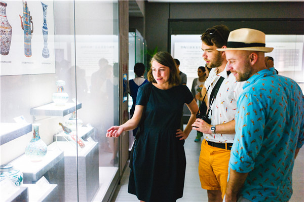Foreign scholars including Dutch Svetlana Kharchenkova (first left) visit the China Ceramics Museum in Jingdezhen, Jiangxi province, as part of the 2017 Visiting Program for Young Sinologists. (Photo by Lan Jian/For China Daily)