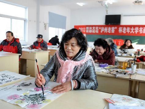 Universities color China's senior citizens' lives