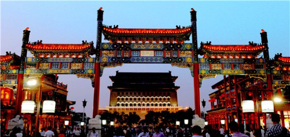 A night view of Qianmen Street in 2009. (Photo/Xinhua)