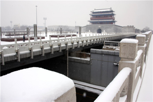 A 2011 picture shows Yongdingmen Gate. (Photo/Xinhua)