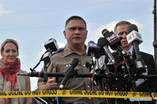 Texas Department of Public Safety Regional Director Freeman Martin (C) speaks at a press conference in Sutherland Springs, Texas, the United States, on Nov. 7, 2017. (Xinhua/Liu Liwei)