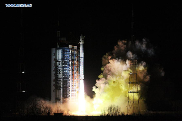 China launches a new meteorological satellite, Fengyun-3D, at 2:35 a.m. Beijing Time from the Taiyuan Satellite Launch Center in northern China's Shanxi Province, Nov. 15, 2017. A Long March-4C rocket carried the satellite into space. The satellite has entered its orbit. (Xinhua/Zhang Hongwei)