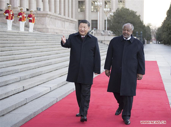 Chinese President Xi Jinping (L) holds a welcome ceremony for visiting Djibouti President Ismail Omar Guelleh before their talks in Beijing, capital of China, Nov. 23, 2017. (Xinhua/Li Xueren)