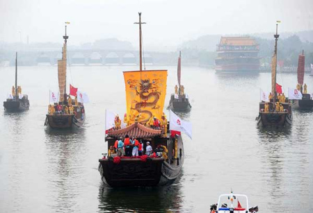 Of the relics in the area, 2 are on the national protection list, including a section of the Beijing-Hangzhou Grand Canal. (Photo/Xinhua)