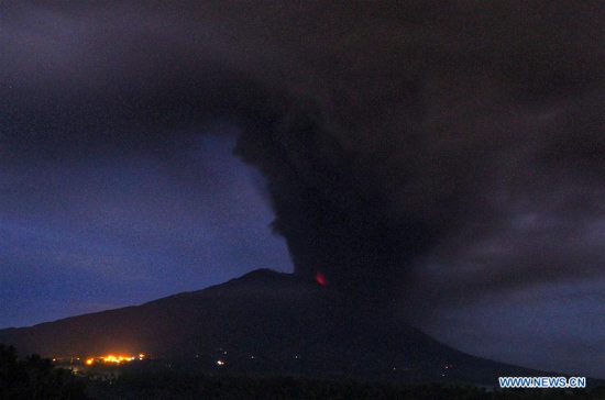 Mount Agung volcano spews volcanic ash in Karangasem district, Bali, Indonesia, on Nov. 26, 2017. (Xinhua/Monstar Simanjuntak)