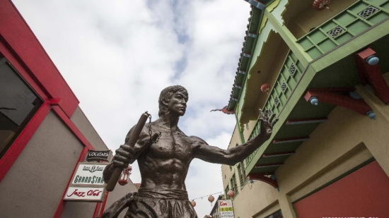 A 7.6-foot-tall bronze statue of martial arts star Bruce Lee in Los Angeles' Chinatown. /Xinhua Photo