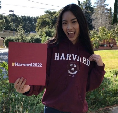 Annie Lu, a senior at Mills High School in Millbrae, California, has been accepted by Harvard University for its Class of '22. (Photo Provided to China Daily)