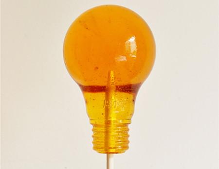 A lightbulb-shaped candy. Provided to China Daily