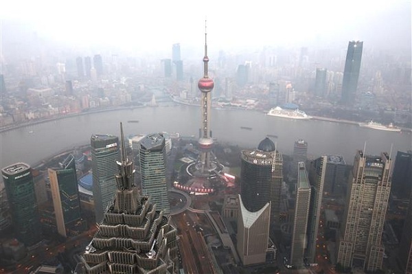 The average density of PM2.5 shall be below 40 micrograms per cubic meter by 2020 as the city will mobilize itself for clean air. (Wang Rongjiang/SHINE)