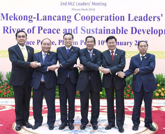Chinese Premier Li Keqiang (3rd L) attends the second Lancang-Mekong Cooperation (LMC) leaders' meeting in Phnom Penh, Cambodia, Jan. 10, 2018. (Xinhua/Zhang Duo)