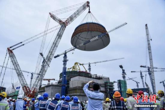 First Hualong One reactor unit gets its dome