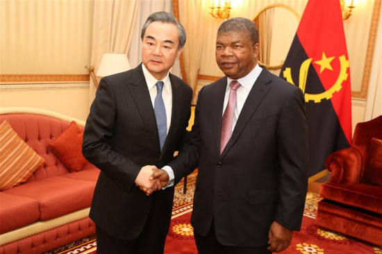 Angolan President Joao Lourenco (R) meets with Chinese Foreign Minister Wang Yi in Luanda Jan. 13, 2018. (Xinhua/Wu Changwei)