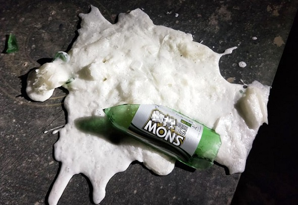 A bottle of beer exploded because of freezing. (Photo provided to China Daily)