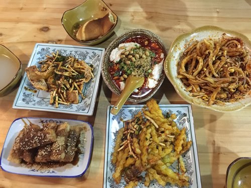 Local snacks in Anren Photo: Huang Tingting/GT