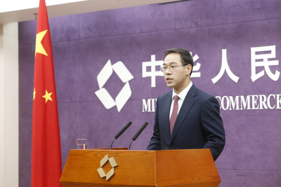 China's Ministry of Commerce spokesperson Gao Feng holds a press conference in Beijing, Feb. 1, 2018. (Photo/gov.cn)