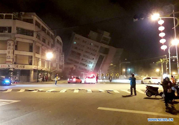 Photo taken on Feb. 7, 2018 shows the street scene after a 6.5-magnitude earthquake near Hualien County, southeast China's Taiwan. Two people were killed and more than 100 injured in a 6.5-magnitude earthquake which jolted waters near Taiwan's Hualien County at 11:50 p.m. Tuesday. (Xinhua) 