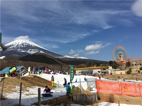 Chinese tourists flock en masse to neighboring countries. As of early January, bookings to destinations in Southeast Asia, Japan have been brisk for the Spring Festival. (Photo provided to China Daily)