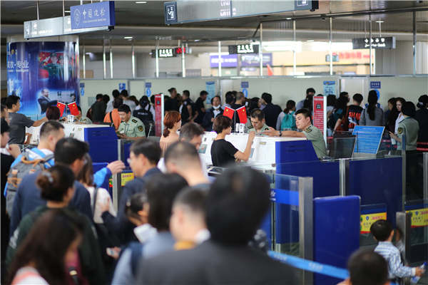 Qingdao Airport in Shandong province prepares for traffic peak in Spring Festival. (Photo provided to China Daily)