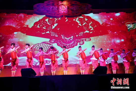 The Spring Festival gala for overseas Chinese is held in the southern Thai city of Hat Yai on Feb. 22, 2018. (Photo: China News Service/Wang Guo'an)