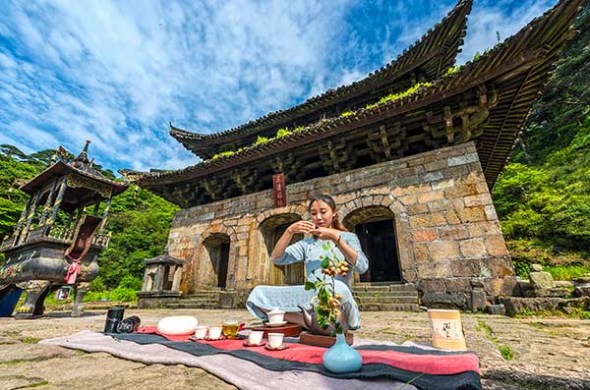 Longhu Mountain in Jiangxi province is a sacred site of Taoism.Photo by Liu Jie/For China Daily