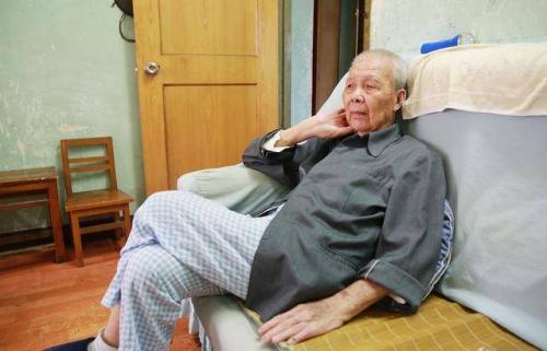 File photo of Li Gaoshan via Sina Weibo by the Memorial Hall of the Victims in Nanjing Massacre by Japanese Invaders.