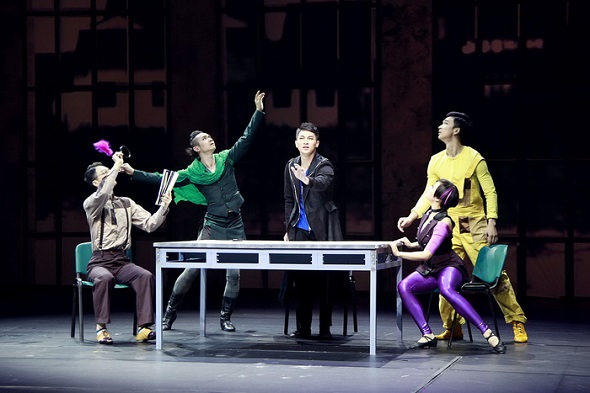 The artists of Hangzhou Opera and Dance Theater perform the dance drama Meet the Grand Canal at the Greek Global Cultural Center on Jan 23, 2018. (Photo/Chinaculture.org) The artists of Hangzhou Opera and Dance Theater perform the dance drama Meet the Grand Canal at the Greek Global Cultural Center on Jan 23, 2018. (Photo/Chinaculture.org)