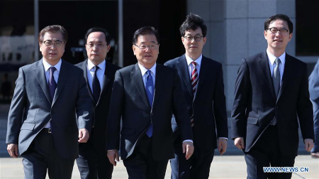 Chung Eui-yong (C), top national security adviser for South Korean President Moon Jae-in and head of the National Security Office of the Blue House, is seen at the airport in Seoul, South Korea, March 5, 2018. A plane carrying South Korean President Moon Jae-in's special envoys left for Pyongyang to hold talks with senior officials of the Democratic People's Republic of Korea (DPRK), multiple local media reported Monday.(Xinhua/Newsis)
