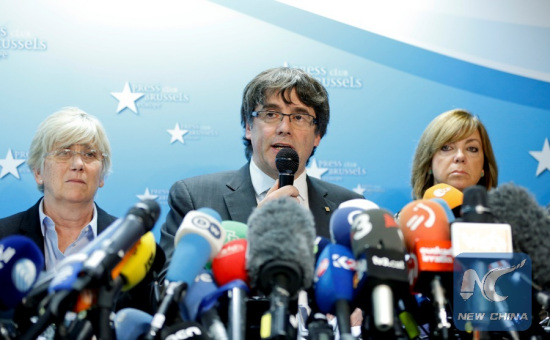 Ousted Catalan leader Carles Puigdemont (C) addresses a press conference at the Press Club Europe in Brussels, Belgium, on Oct. 31, 2017. (Xinhua/Ye Pingfan)
