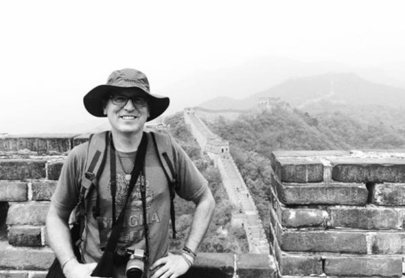 John Shors, the author, walked along the Great Wall over a week to research the book. (Photo provided to China Daily)