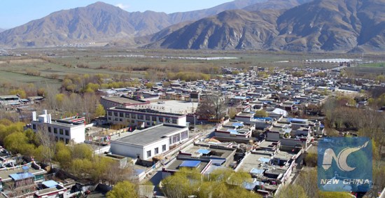 A panorama of Khesum, a small village in southwest China's Tibet, March 20, 2018. (Xinhua/Yu Gang)