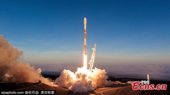 Elon Musk's SpaceX launches 10 new communications satellites into earth orbit on a reusable Falcon 9 rocket from the Vandenberg Air Force Base in Southern California, the United States, March 30, 2018. (Photo/Sipaphoto.com)