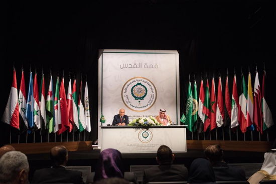 Arab League Secretary General Ahmed Aboul-Gheit (L, Rear) and Saudi Arabian Foreign Minister Adel al-Jubeir (R, Rear) attend a joint press conference after the closing of the 29th Arab League Summit in Dhahran, Saudi Arabia, on April 15, 2018. (Xinhua/Meng Tao)