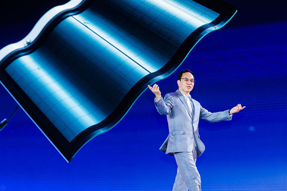 中国汉文化与现代科技的结合：单玻璃曲面薄膜太阳能瓷砖