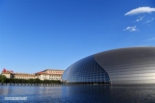 The National Centre for the Performing Arts and the Great Hall of the People under a blue sky in 2017. (Photo/Xinhua)