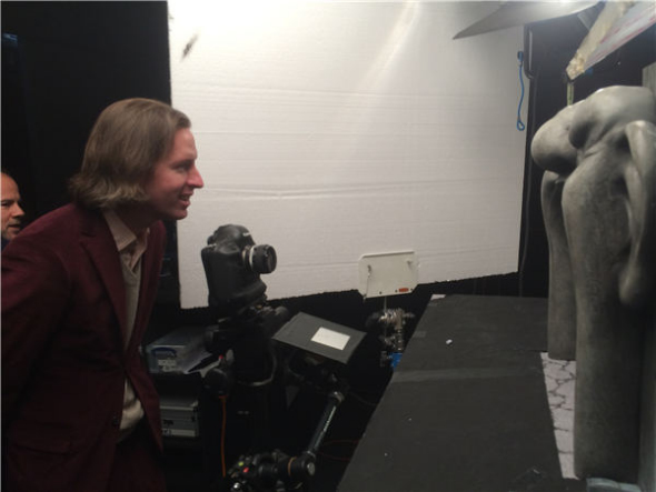 Director Wes Anderson at the filming set. (Photo provided to China Daily)