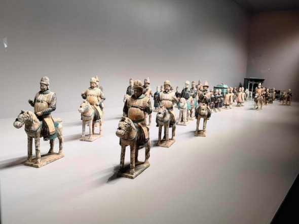 Cultural relics from to the Ming Dynasty are on display at the Moscow Kremlin Museums in Moscow, April 16, 2018.  (Photo/Chinaculture.org)