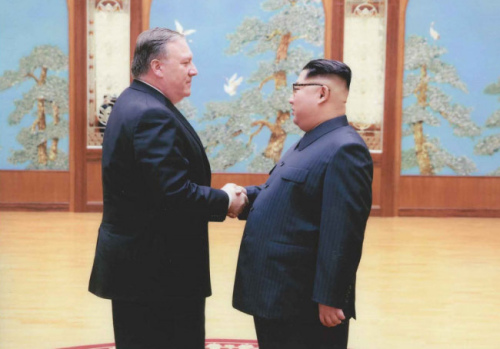 Meeting between US Secretary of State Mike Pompeo and North Korean leader Kim Jong Un. [Photo: Provided by White House press secretary Sarah Sanders]