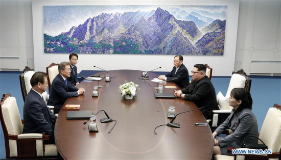 South Korean President Moon Jae-in (2nd L) meets with top leader of the Democratic People's Republic of Korea (DPRK) Kim Jong Un (2nd R) at the Peace House, a building on the South Korean side of Panmunjom, April 27, 2018. (Xinhua/Inter-Korean Summit Press Corps)