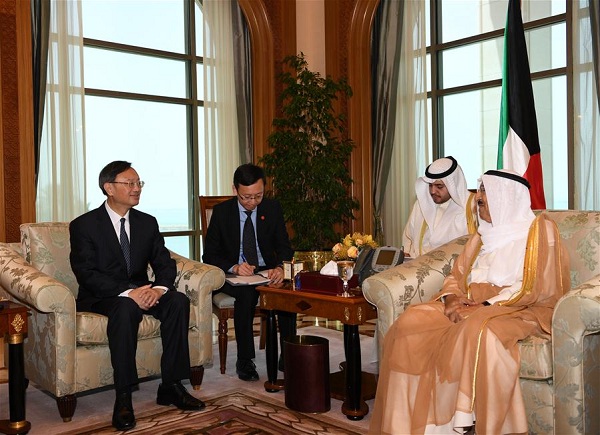 Visiting Chinese President Xi Jinping's special representative Yang Jiechi (1st L), who is a member of the Political Bureau of the Communist Party of China (CPC) Central Committee and director of the Office of the Foreign Affairs Commission of the CPC Central Committee, meets with Kuwaiti Emir Sheikh Sabah Al-Ahmad Al-Jaber Al-Sabah (1st R) in Kuwait City, Kuwait, April 29, 2018. (Xinhua/Wu Huiwo)