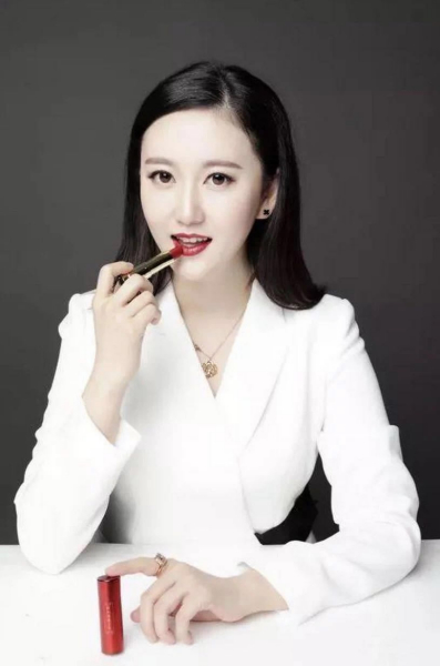 The lipstick poster /Weibo Photo